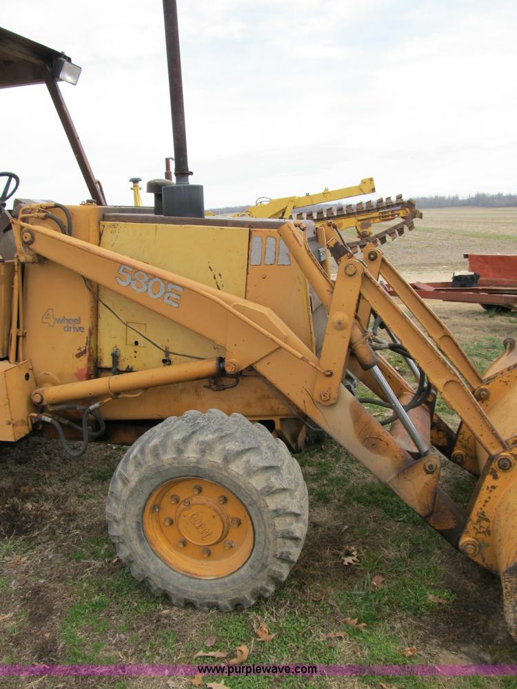 image for item B2584 1987 Case 580 Super E loader backhoe