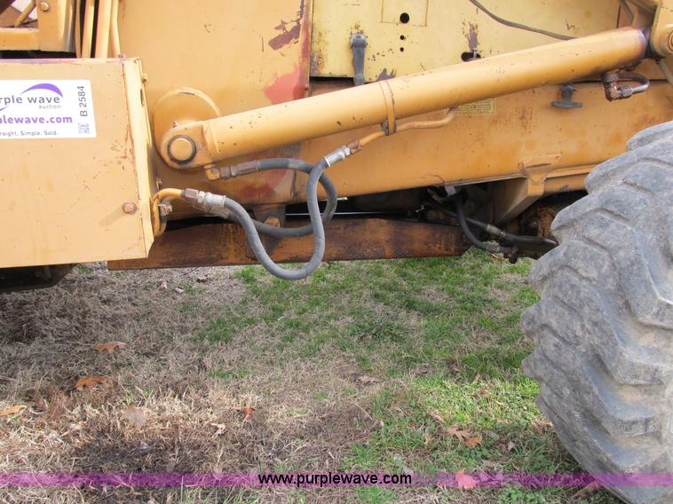 image for item B2584 1987 Case 580 Super E loader backhoe