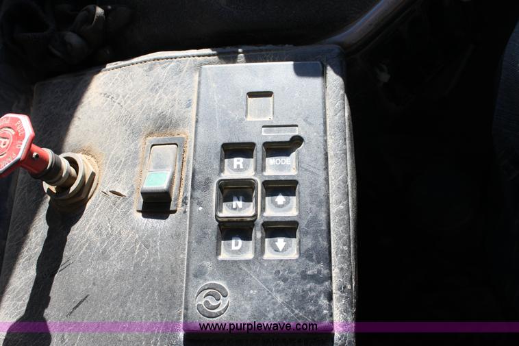 image for item B8781 2000 John Deere 350C 6x6 articulating dump truck