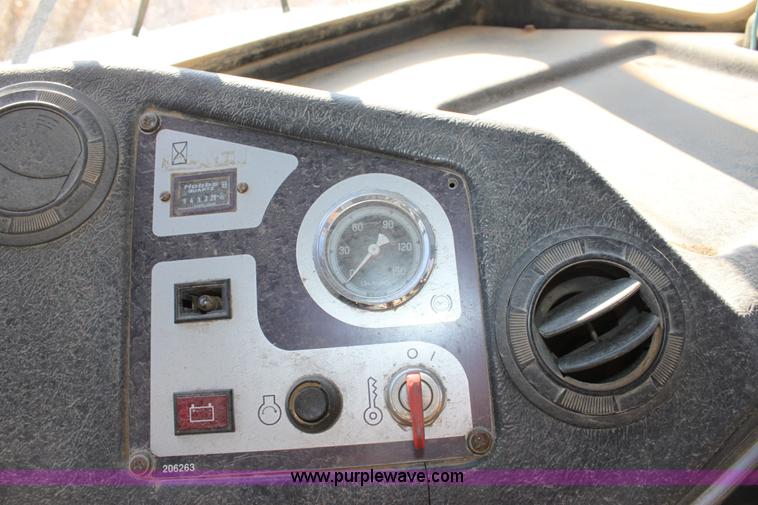 image for item B8781 2000 John Deere 350C 6x6 articulating dump truck