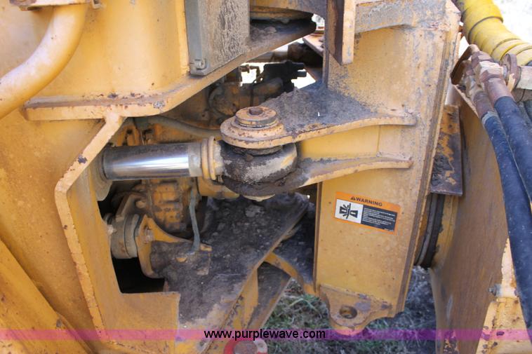 image for item B8781 2000 John Deere 350C 6x6 articulating dump truck