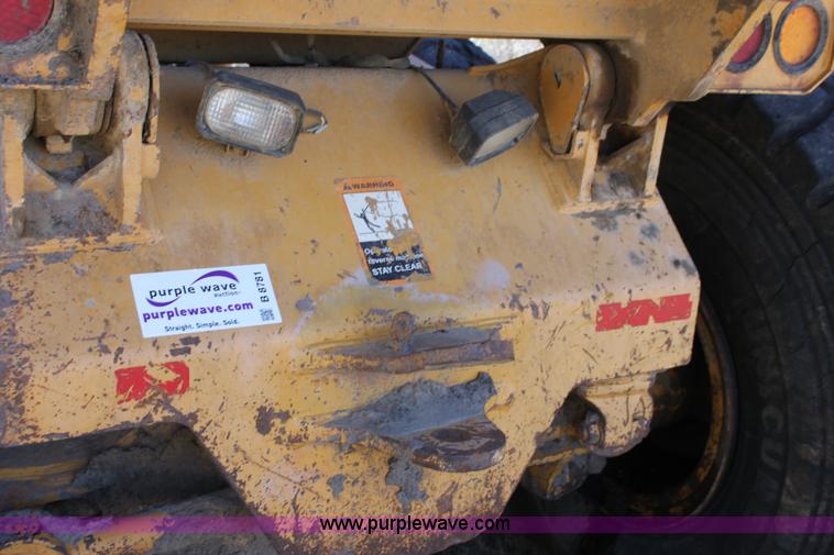 image for item B8781 2000 John Deere 350C 6x6 articulating dump truck