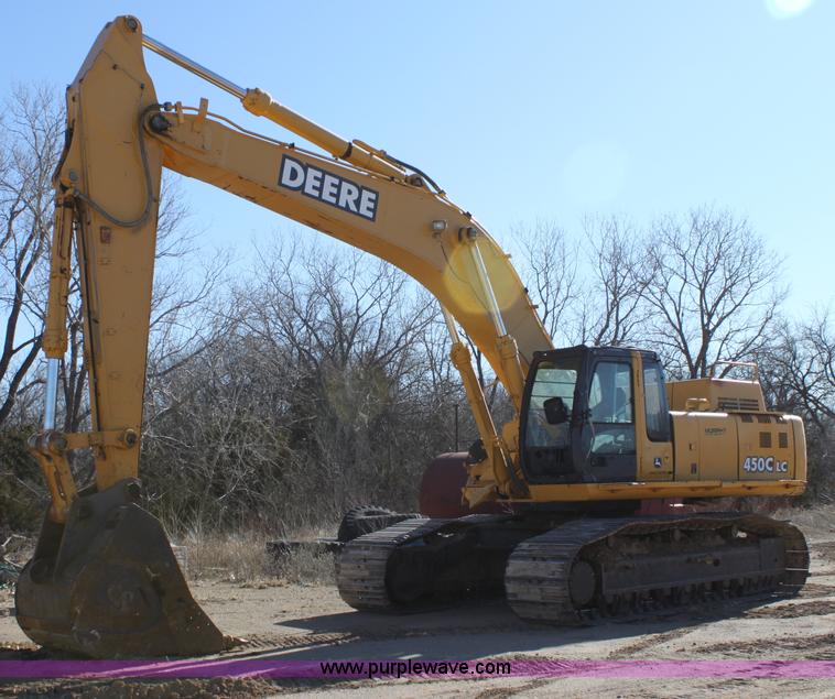 image for item B8782 2004 John Deere 450C-LC excavator