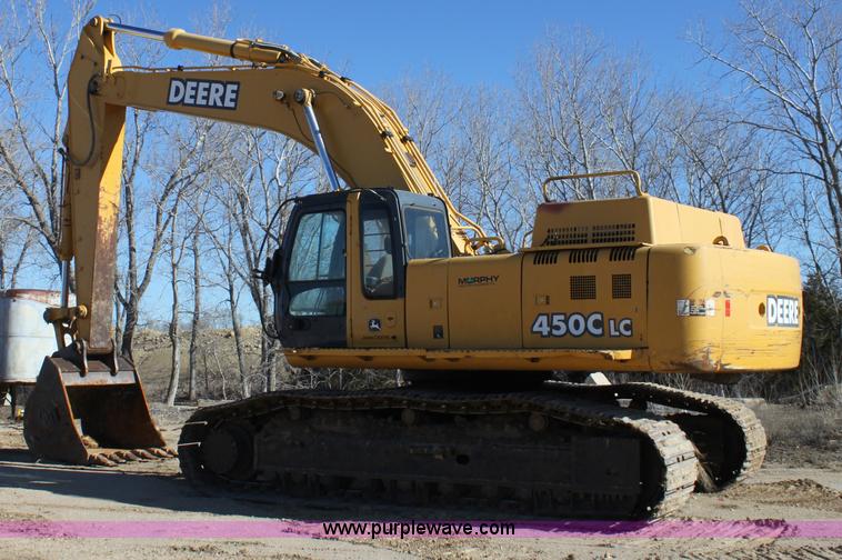 image for item B8782 2004 John Deere 450C-LC excavator