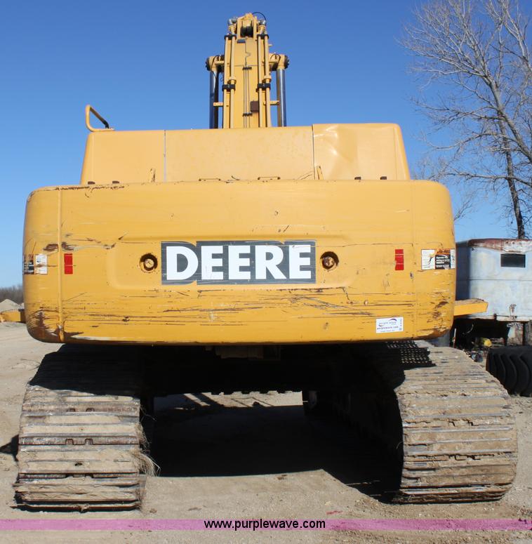 image for item B8782 2004 John Deere 450C-LC excavator