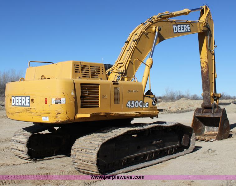 image for item B8782 2004 John Deere 450C-LC excavator