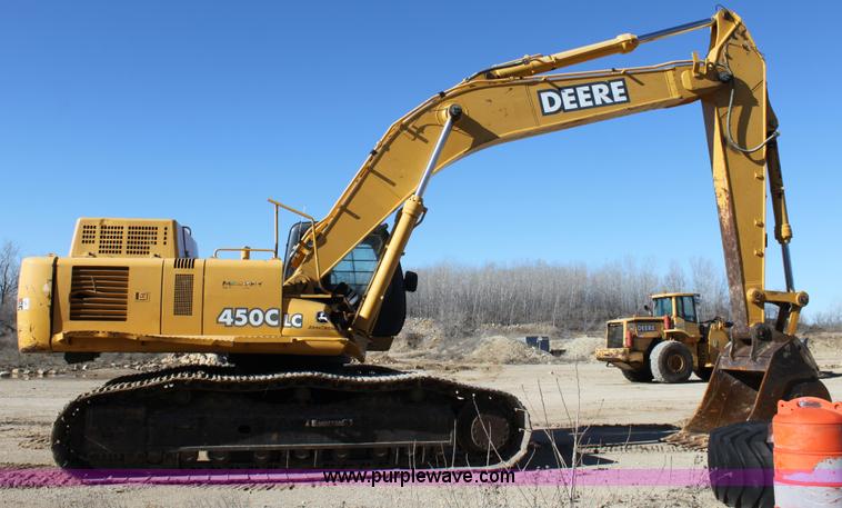 image for item B8782 2004 John Deere 450C-LC excavator