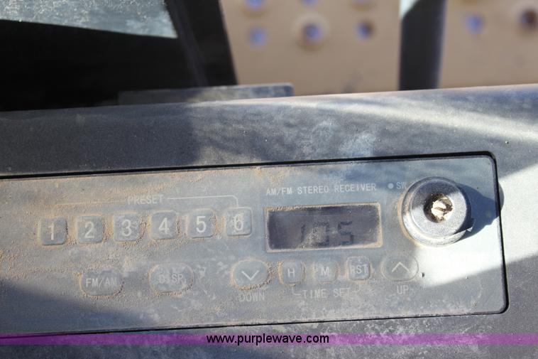 image for item B8782 2004 John Deere 450C-LC excavator