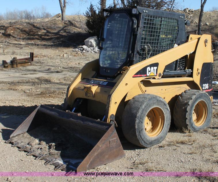 image for item B8783 Caterpillar 236 skid steer