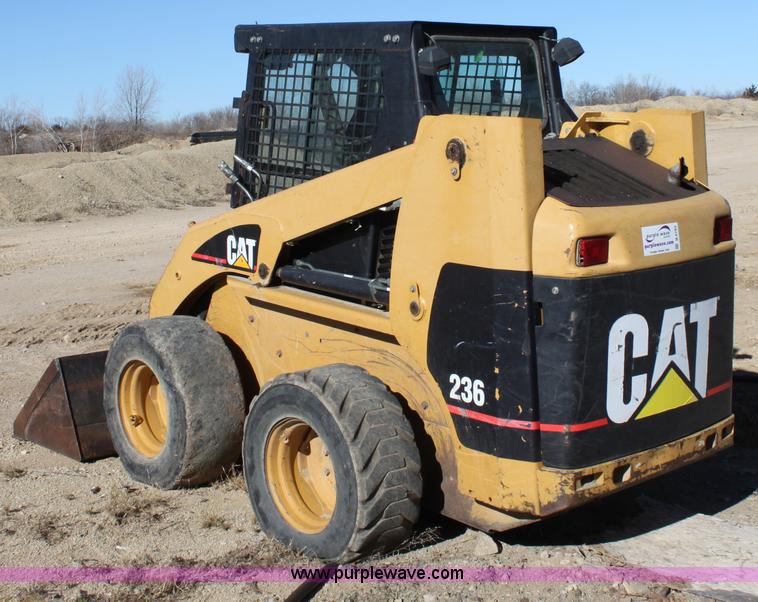 image for item B8783 Caterpillar 236 skid steer