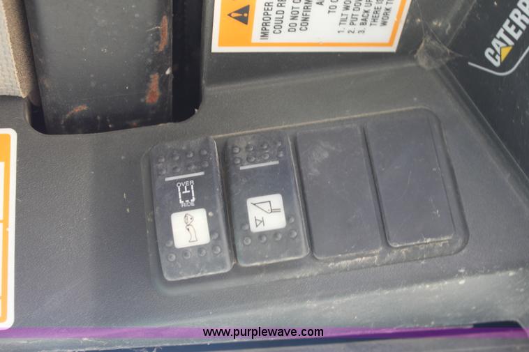 image for item B8783 Caterpillar 236 skid steer