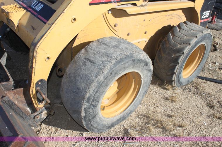 image for item B8783 Caterpillar 236 skid steer