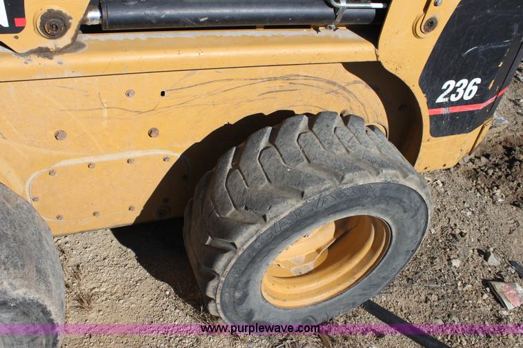 image for item B8783 Caterpillar 236 skid steer