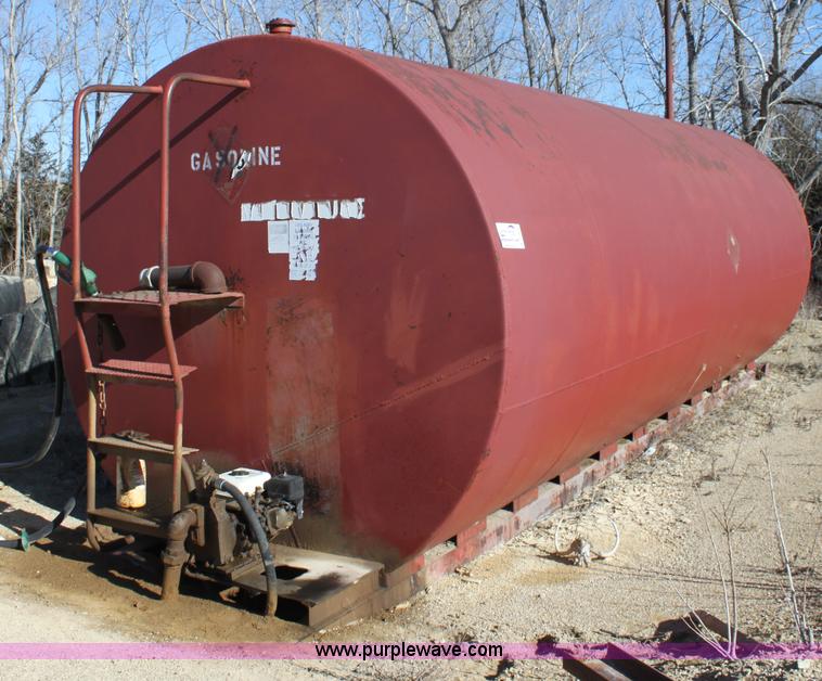 image for item B8789 8,000 gallon fuel tank on skids