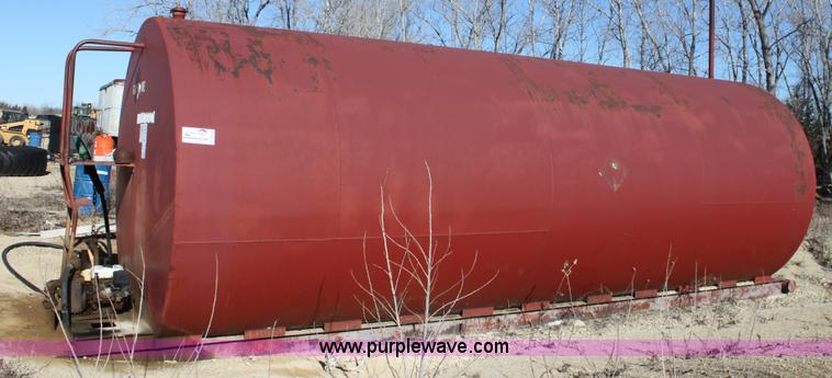 image for item B8789 8,000 gallon fuel tank on skids