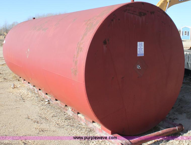 image for item B8789 8,000 gallon fuel tank on skids