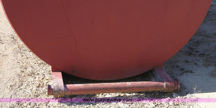 image for item B8789 8,000 gallon fuel tank on skids