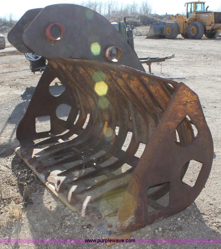 image for item B8795 92" skeleton excavator bucket