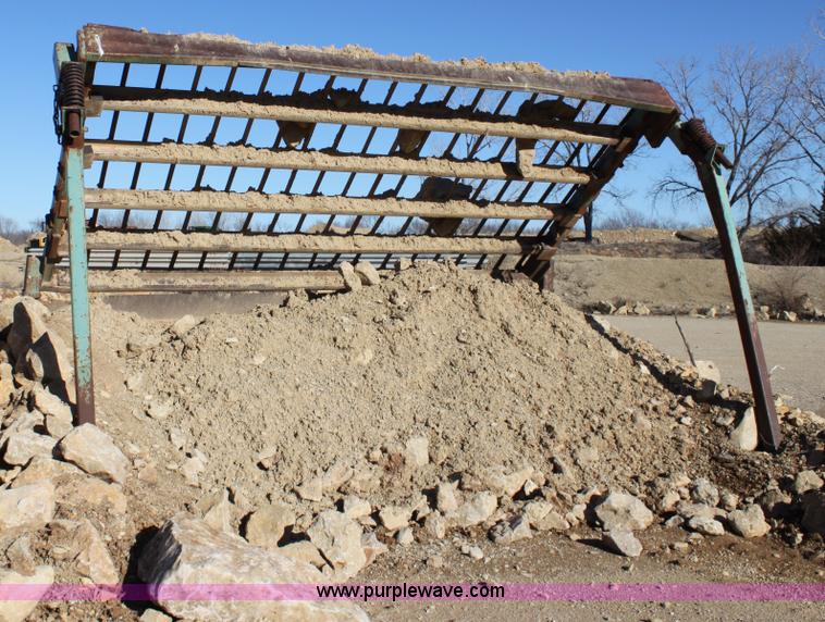 image for item B8796 Lucky stationary screen