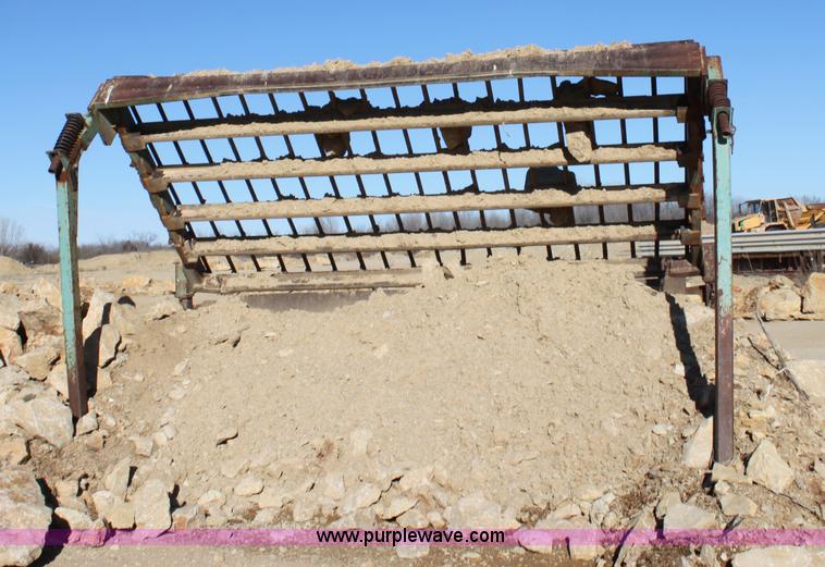 image for item B8796 Lucky stationary screen