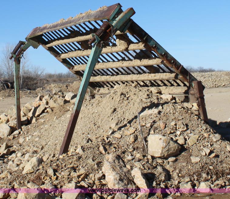 image for item B8796 Lucky stationary screen