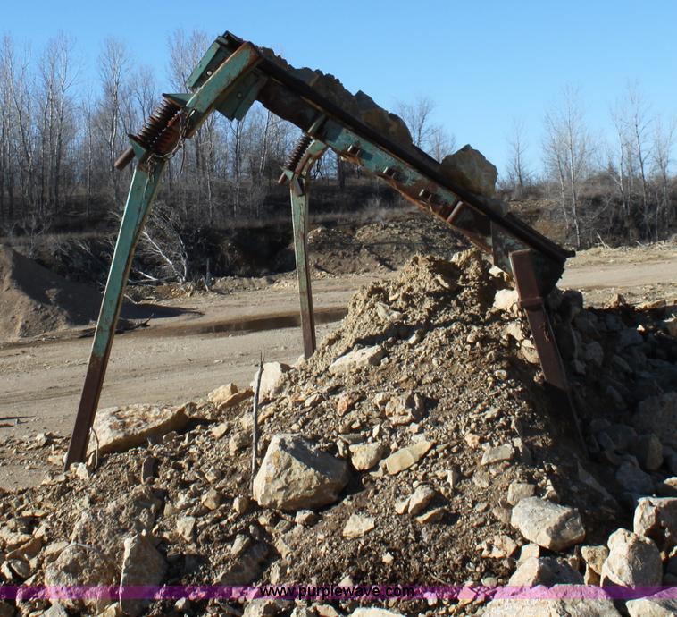 image for item B8796 Lucky stationary screen