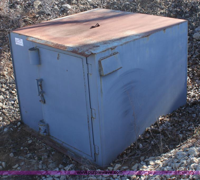 image for item B8831 Explosives container