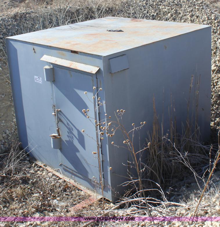 image for item B8832 Explosives container