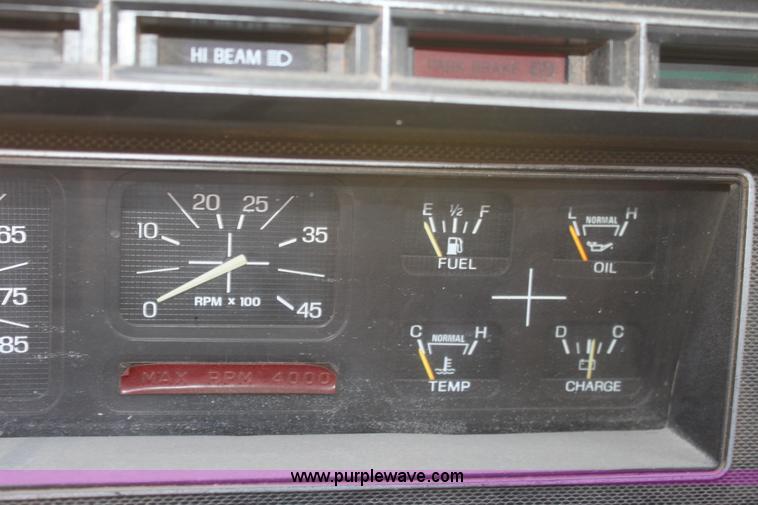 image for item B8842 1986 Ford F700 dump truck