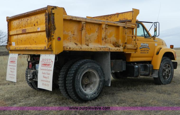 image for item D8700 1998 Ford F700 dump truck