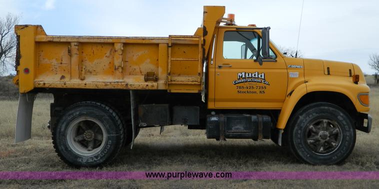 image for item D8700 1998 Ford F700 dump truck