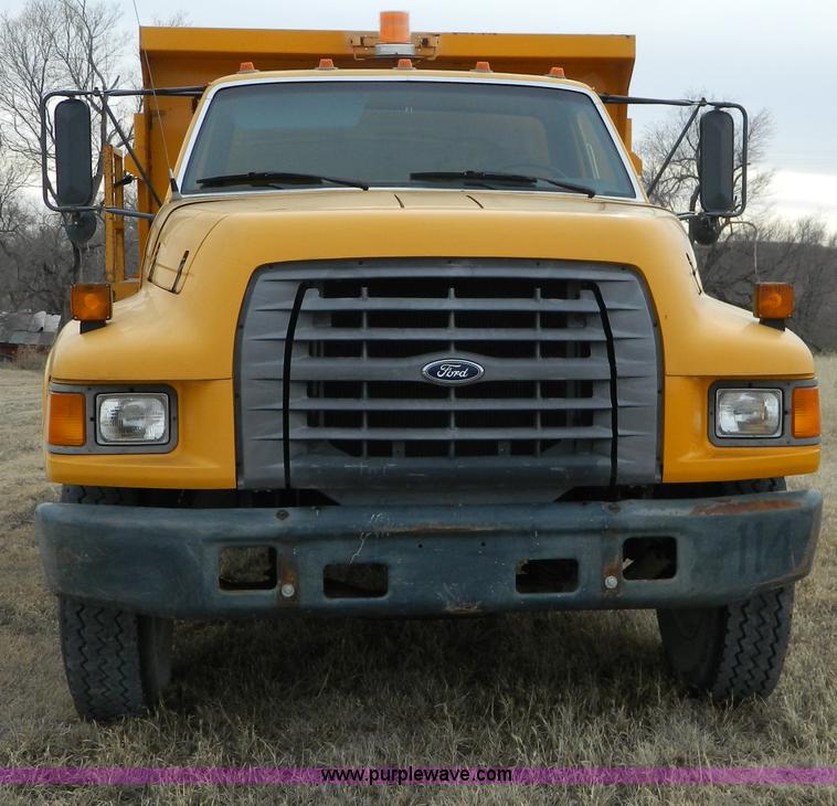 image for item D8700 1998 Ford F700 dump truck