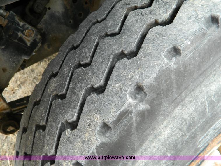 image for item D8700 1998 Ford F700 dump truck