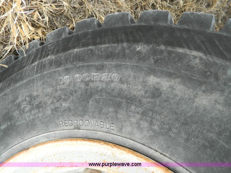 image for item D8700 1998 Ford F700 dump truck