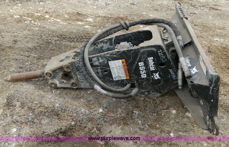 image for item D8706 Bobcat B950 hydraulic breaker
