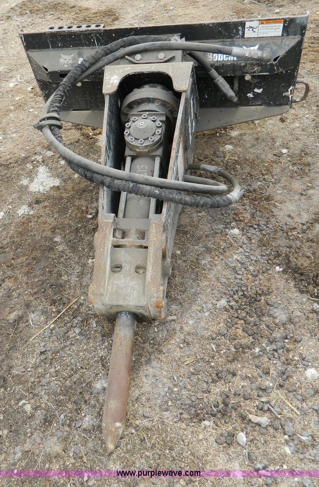 image for item D8706 Bobcat B950 hydraulic breaker