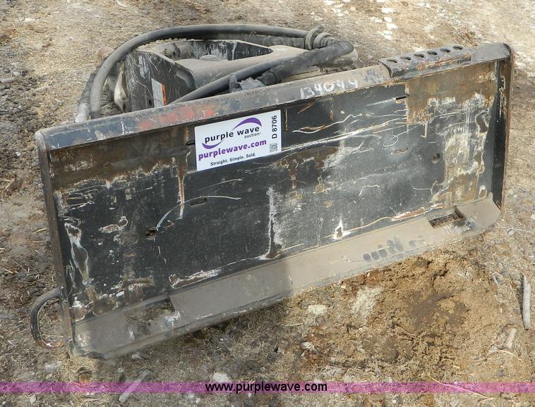 image for item D8706 Bobcat B950 hydraulic breaker