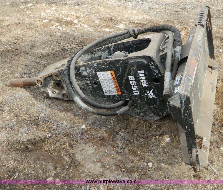 image for item D8706 Bobcat B950 hydraulic breaker