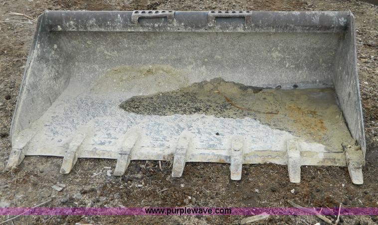 image for item D8707 67" bucket with rock teeth