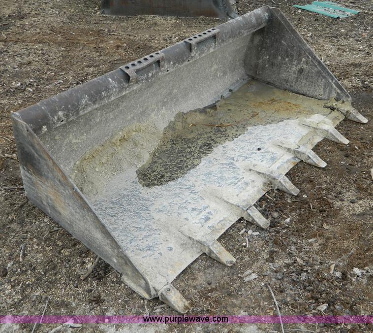image for item D8707 67" bucket with rock teeth