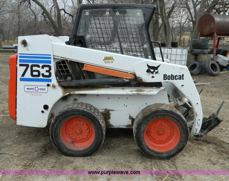 image for item D8709 2002 Bobcat 763 skid steer