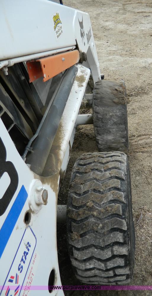 image for item D8709 2002 Bobcat 763 skid steer