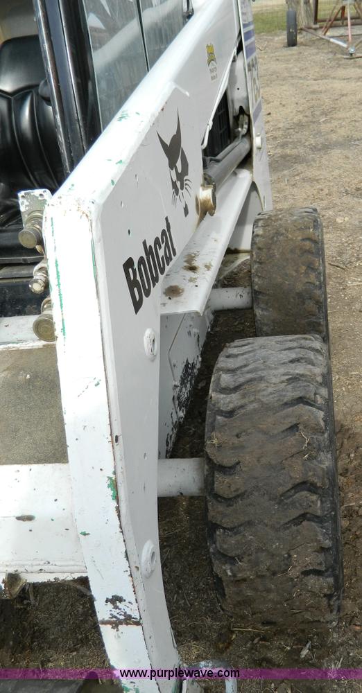 image for item D8709 2002 Bobcat 763 skid steer