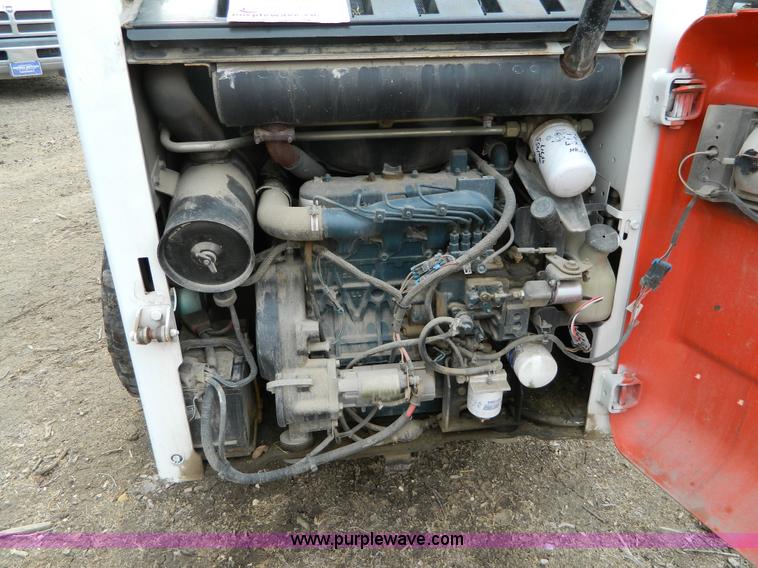 image for item D8709 2002 Bobcat 763 skid steer