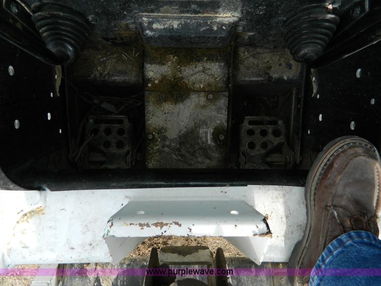 image for item D8709 2002 Bobcat 763 skid steer