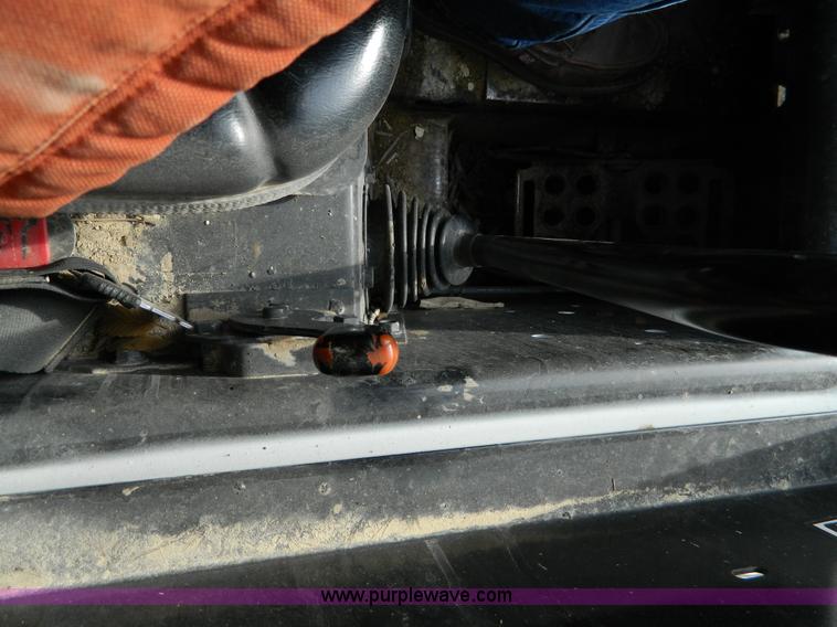 image for item D8709 2002 Bobcat 763 skid steer