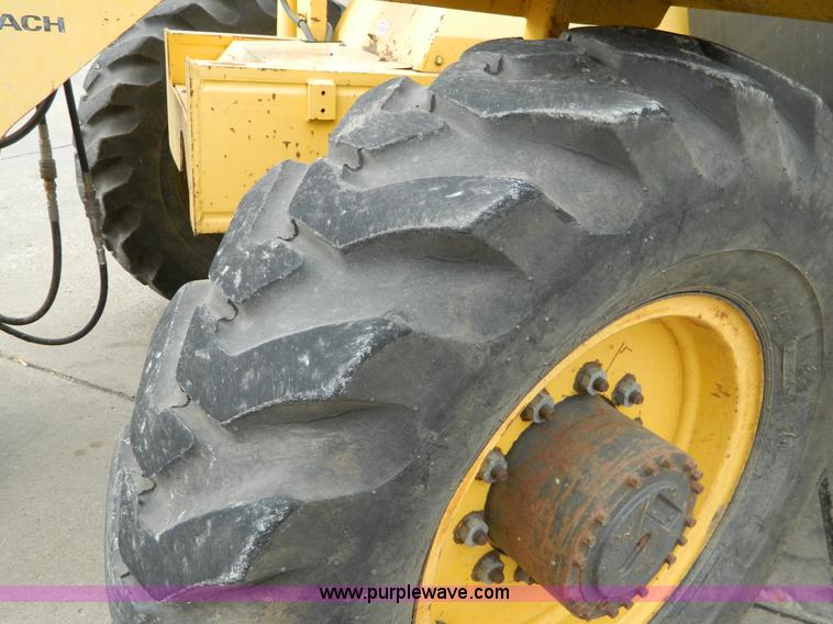 image for item D8728 1998 Gehl 663D rough terrain forklift truck