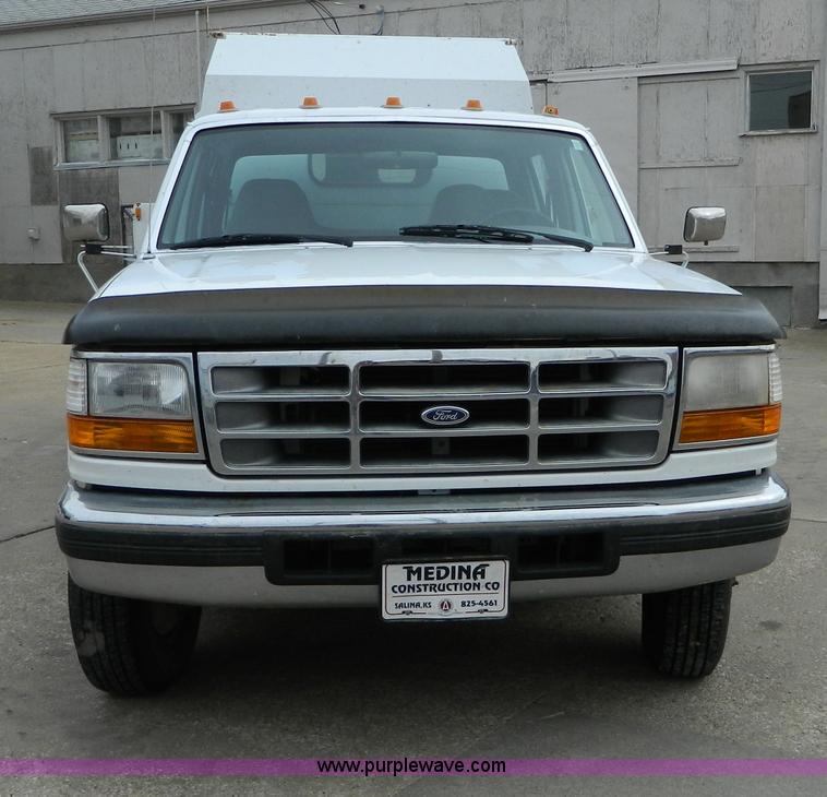 image for item D8732 1997 Ford F350 crew cab pickup truck