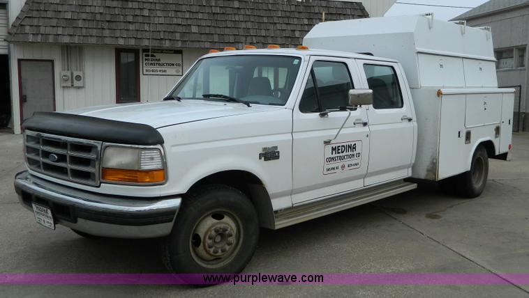 image for item D8732 1997 Ford F350 crew cab pickup truck