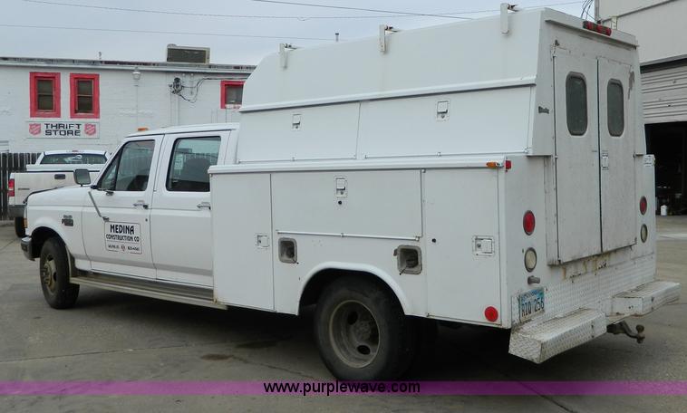 image for item D8732 1997 Ford F350 crew cab pickup truck